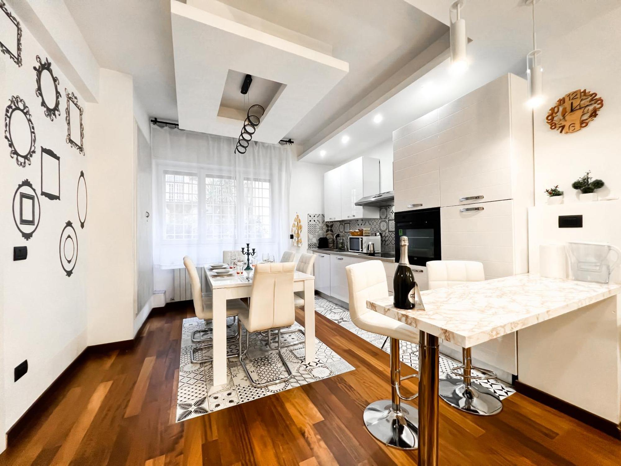 Unique House - 3 Bedrooms & 2 Bathrooms With 4 Beds - 100 Meters To The Metro A Roma Dış mekan fotoğraf